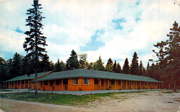 Moosewood Inn (Careys Motel & Cabins) - Vintage Postcard (newer photo)